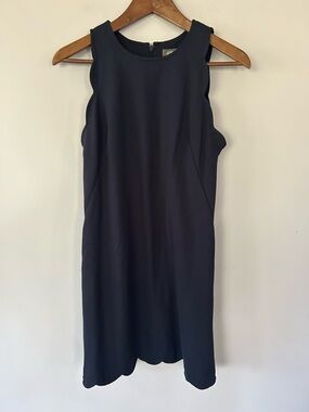 Vince Camuto Scalloped Ponte Dress | Classic Fitted Sheath Minimalist Chic Sz 4